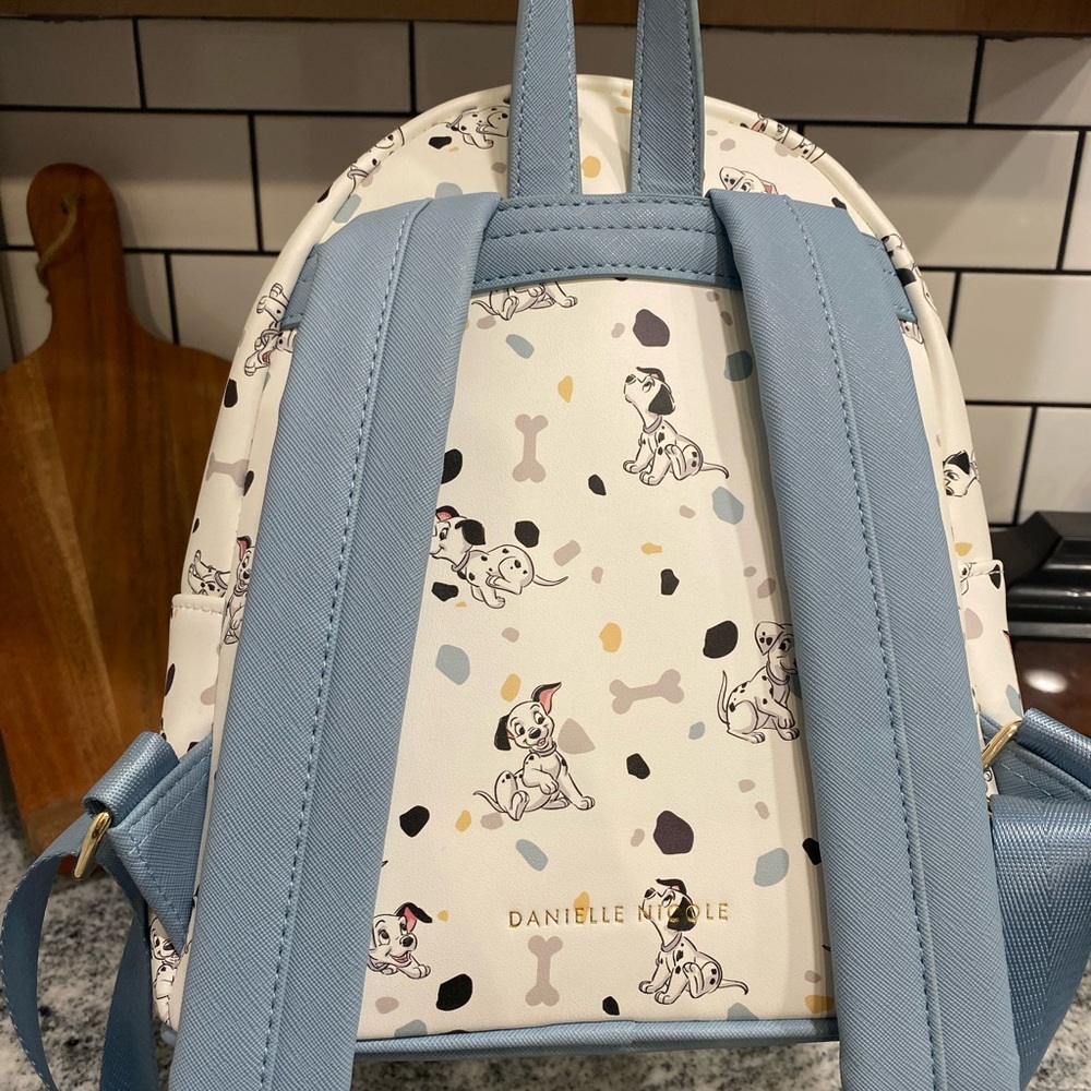 Danielle Nicole 101 Dalmatians Backpack - Picture 5 of 8